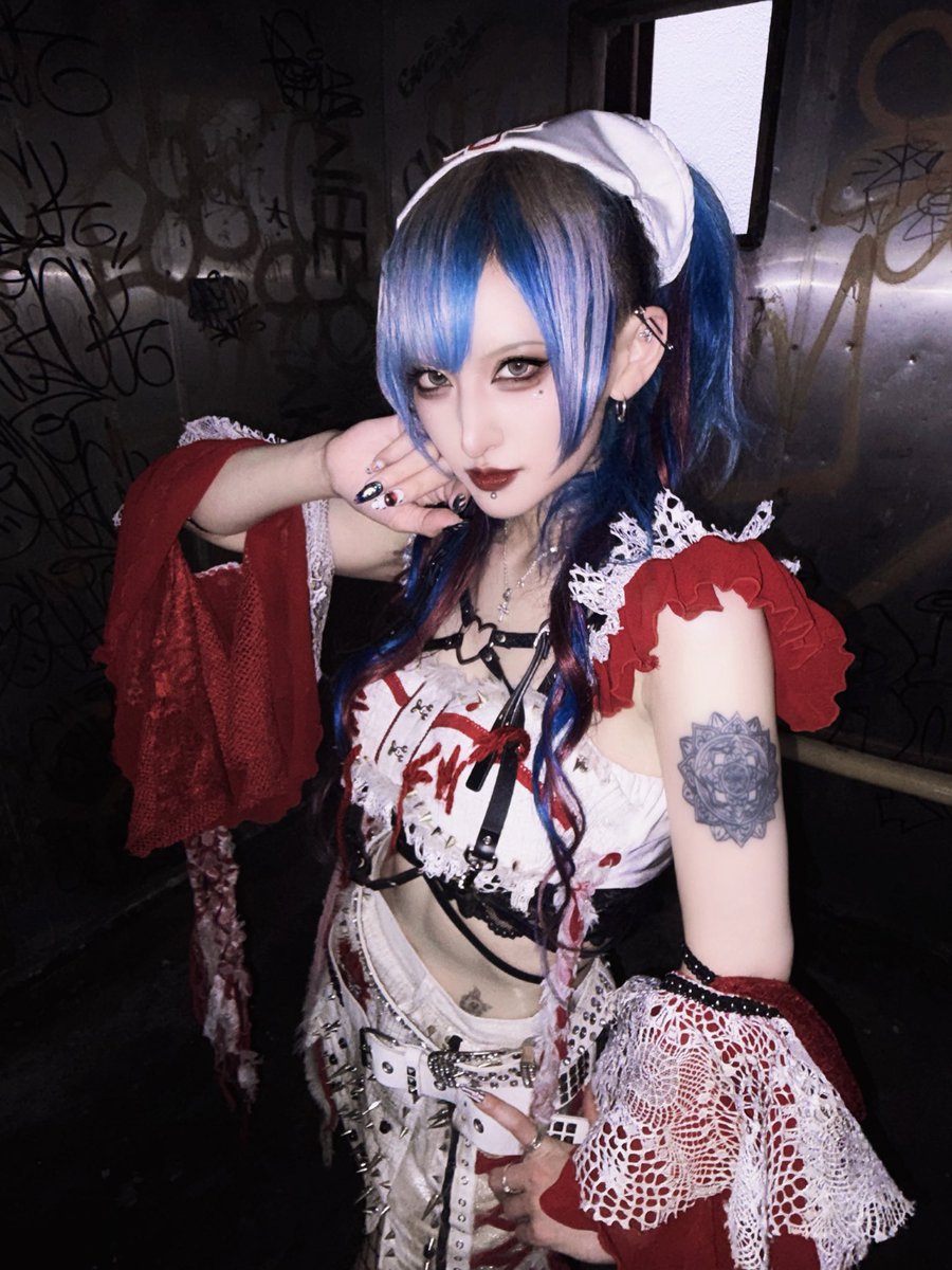 baku_kinema's tweet photo. 溶けて混ざって一つになろうよ https://t.co/ohf1tFS9R7