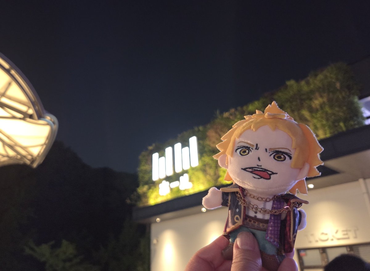 kty0322kun's tweet photo. 久しぶりのDAZZLE現場楽しかった！！たちゃんの美しい顔面近くで見られて倒れそうだった🥰そして写真下手くそ部に入ってしまったｗ https://t.co/1NkDtmxWfz
