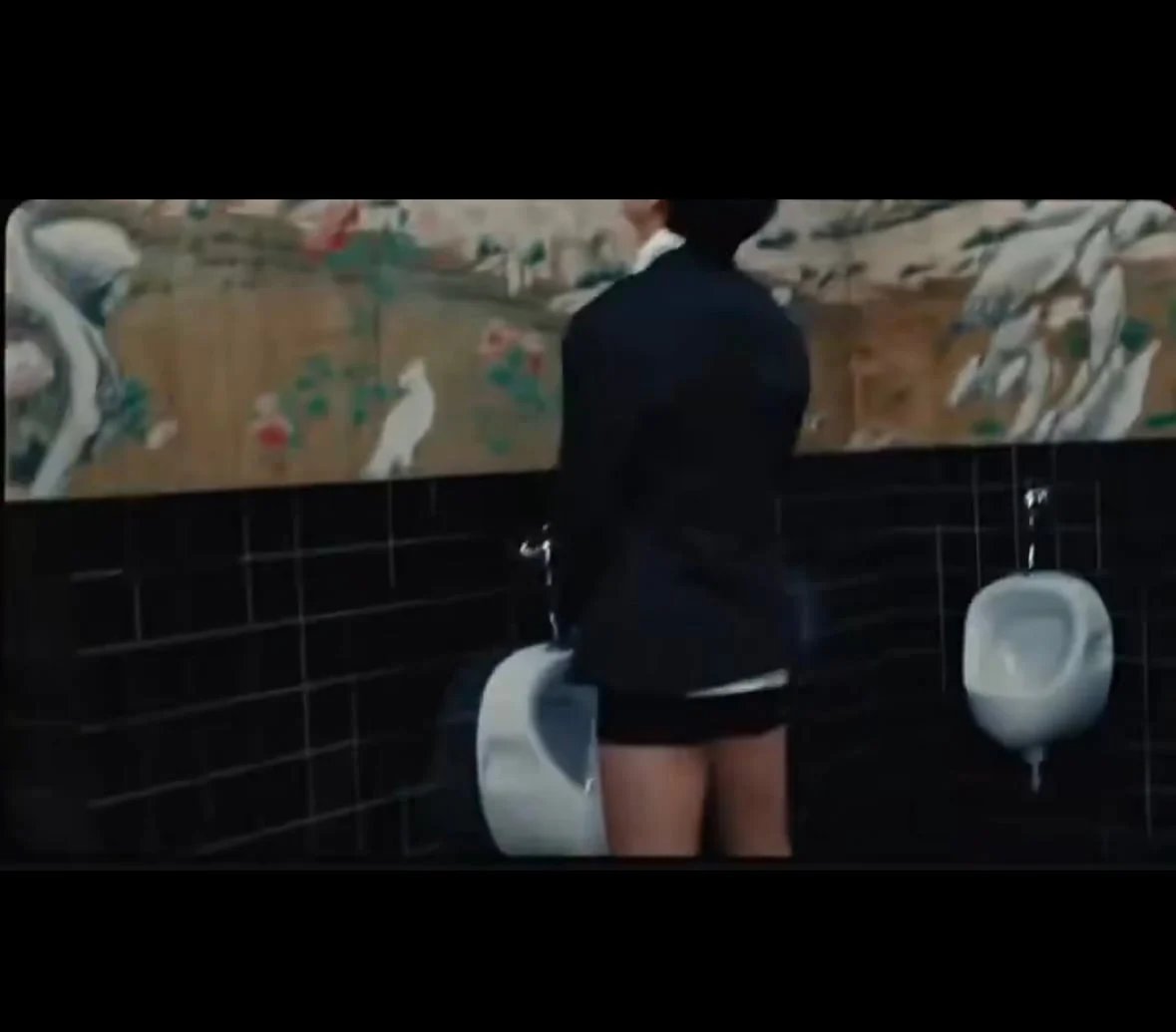 pannchoa's tweet photo. BTS V revealed to be the one who thought about his peeing scene in 'Normal'
https://t.co/Ov5i8pOoeT https://t.co/IxHUTcGjMF