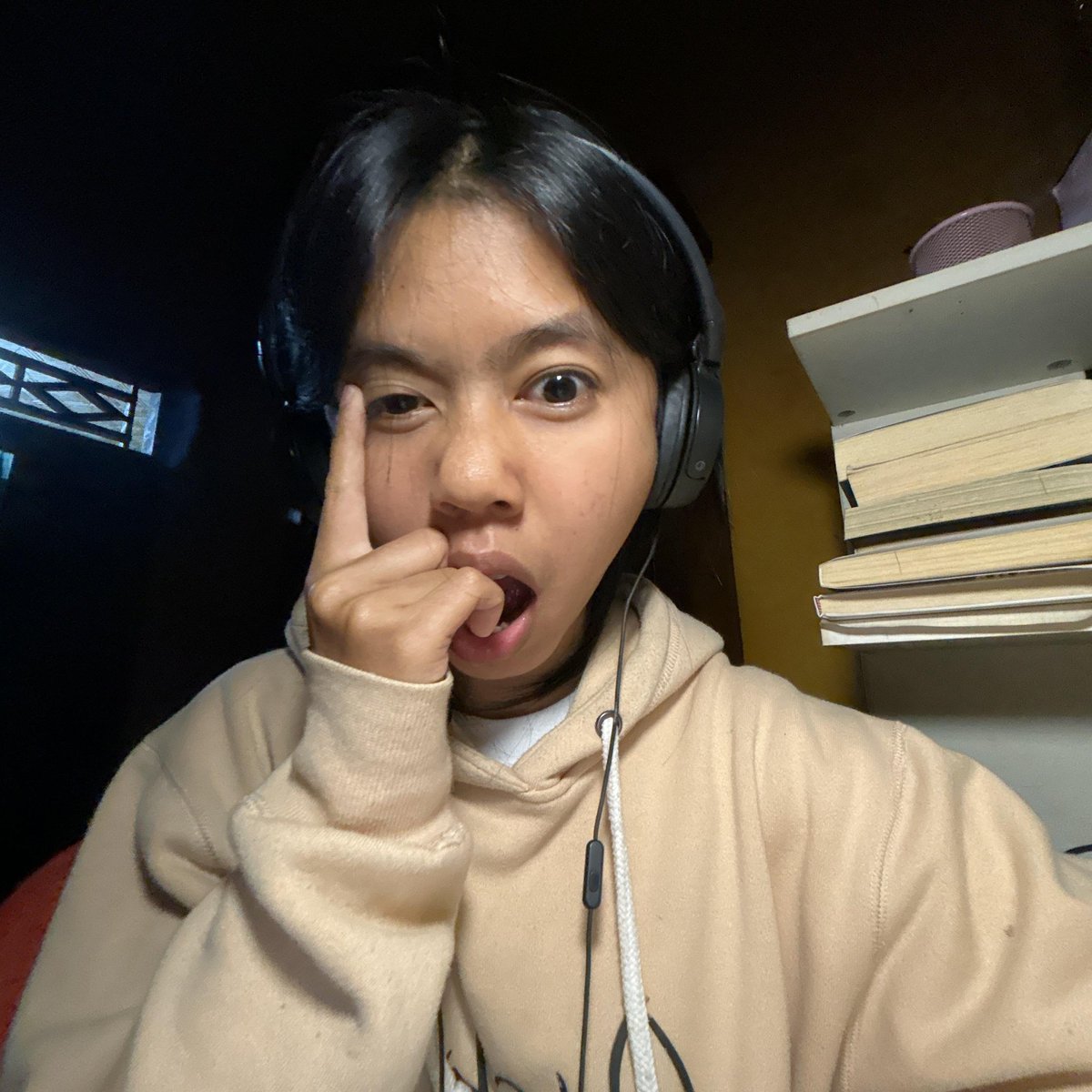 winterblluu's tweet photo. Pliss bilang kalo muka gua ada hint lagu Bags-nya https://t.co/vUMBloHWrq