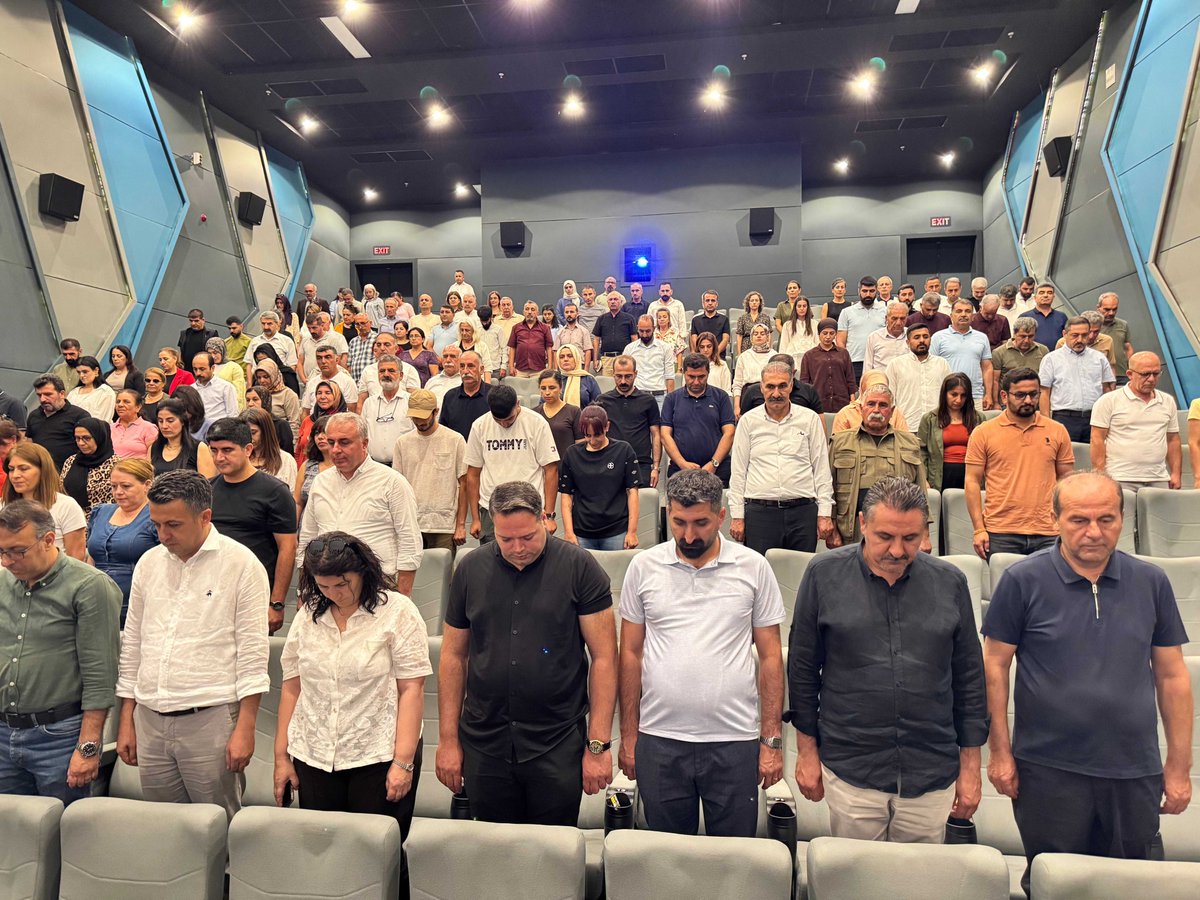 DEMGenelMerkezi's tweet photo. Büyük Kongremizin hazırlıkları kapsamında bugün Amed ve Ege Bölge Konferanslarımızı gerçekleştirdik.

Toplumun tüm kesimlerinden önümüzdeki döneme ilişkin öneri ve değerlendirmeleri, geçmiş döneme dair eleştirileri alıyor; bu katkılarla kapsayıcılığımızı daha da büyüteceğimiz Büyük Kongremize hazırlanıyoruz. 

Demokratik cumhuriyeti özgür ve örgütlü toplumla inşa edeceğiz.