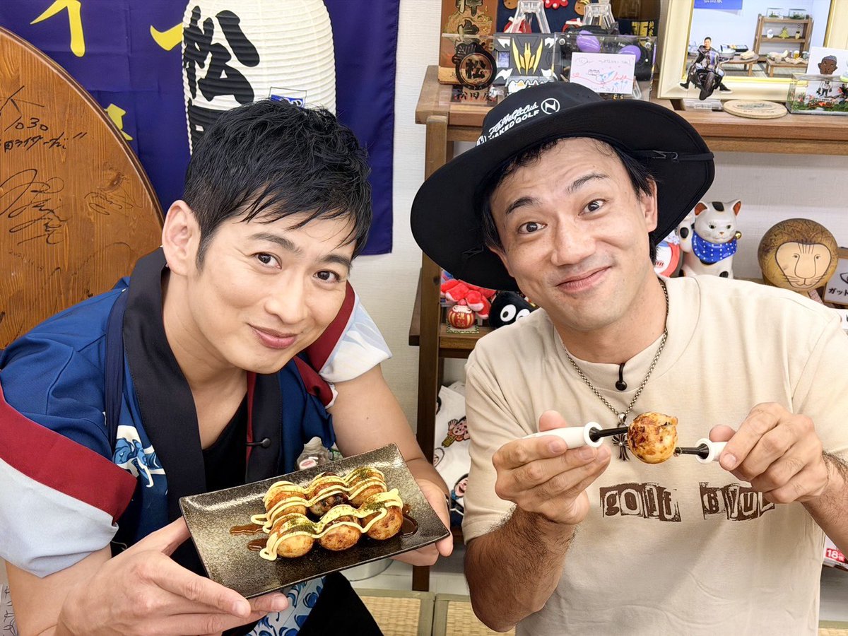 Matsuda_satoshi's tweet photo. 今夜もご覧いただきありがとうございました👶✨
いや〜、『ガットインTV』が小澤雄太くんの『カットインTV』に乗っ取られかけるレア回でしたけど笑、めちゃくちゃ楽しかったですね〜🤣✨
今さっきまで話し込んでました笑
きっとまた来ていただきましょうね😊✨

たこ焼き持ちショットをば✨✨✨ https://t.co/AMhUBhWa2w