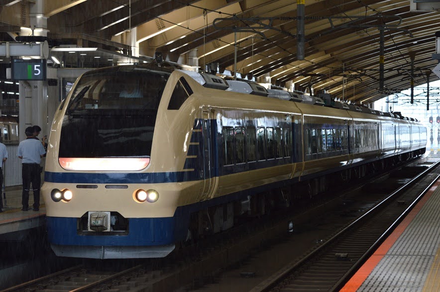 rambaral583's tweet photo. 2026年7月24日 新潟駅にて
E653系U101 583系色 特急いなほ6号
E653系H203 特急しらゆき8号送込回送
E653系U104 特急いなほ10号

大雨による大遅延の為、583系色の特急いなほ6号の入線に立ち会えました！
#羽越本線 #白新線  #信越本線 #583系 #E653系  #常磐線 #特急いなほ
#フレッシュひたち https://t.co/NkPWOWBVuy