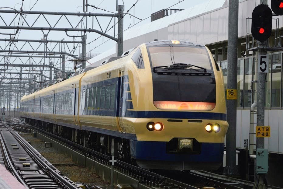 rambaral583's tweet photo. 2026年7月24日 新潟駅にて
E653系U101 583系色 特急いなほ6号
E653系H203 特急しらゆき8号送込回送
E653系U104 特急いなほ10号

大雨による大遅延の為、583系色の特急いなほ6号の入線に立ち会えました！
#羽越本線 #白新線  #信越本線 #583系 #E653系  #常磐線 #特急いなほ
#フレッシュひたち https://t.co/NkPWOWBVuy