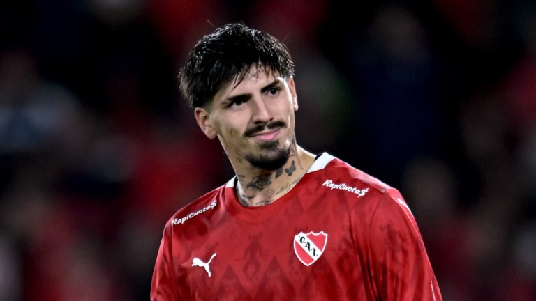 LSrago's tweet photo. Desde el entorno de Lomónaco me confirman que el jugador, de hacerse la transferencia, le pidió al cuerpo técnico estar en el partido del jueves ante Newell’s para poder despedirse de la gente de #Independiente. https://t.co/dsPX7hO9q3