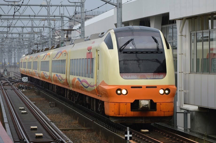 rambaral583's tweet photo. 2026年7月24日 新潟駅にて
E653系U101 583系色 特急いなほ6号
E653系H203 特急しらゆき8号送込回送
E653系U104 特急いなほ10号

大雨による大遅延の為、583系色の特急いなほ6号の入線に立ち会えました！
#羽越本線 #白新線  #信越本線 #583系 #E653系  #常磐線 #特急いなほ
#フレッシュひたち https://t.co/NkPWOWBVuy