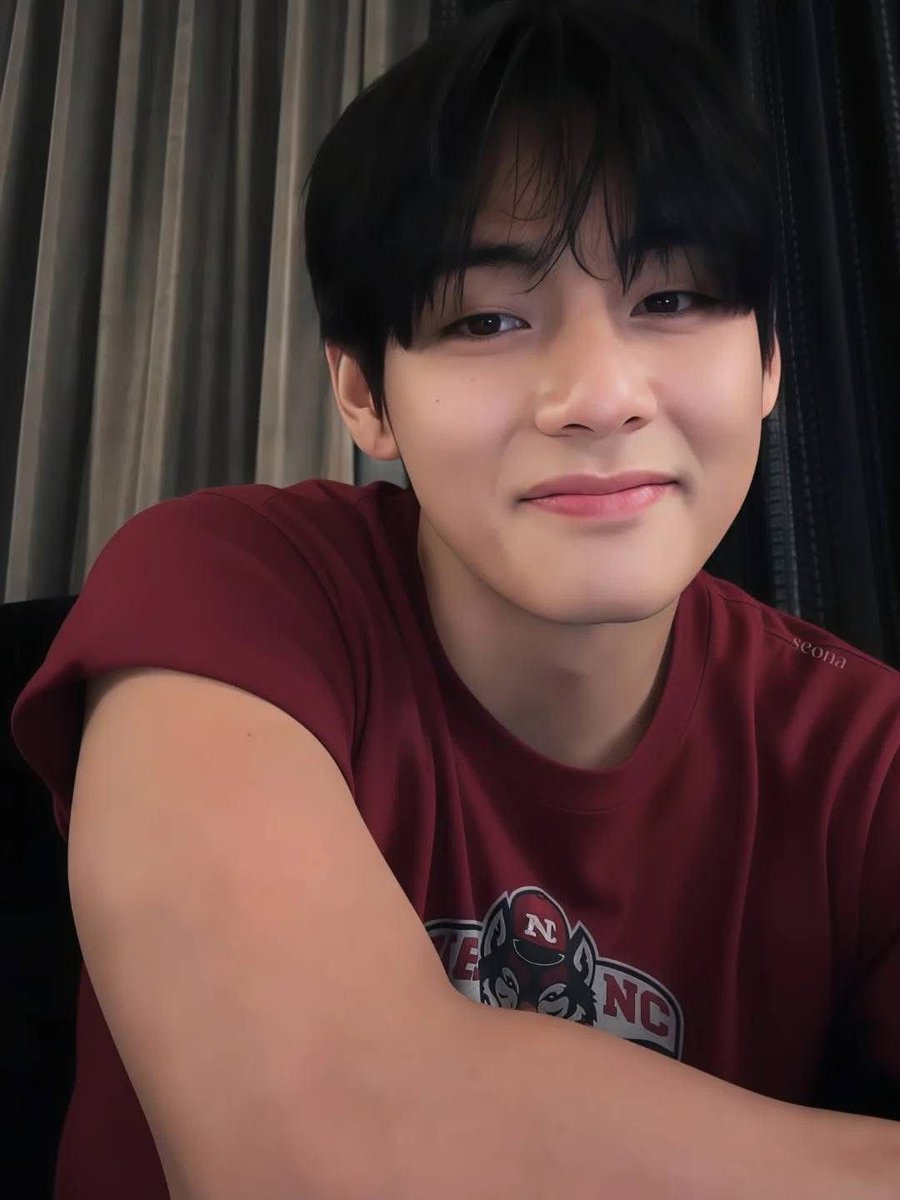 pannchoa's tweet photo. BTS V revealed to be the one who thought about his peeing scene in 'Normal'
https://t.co/Ov5i8pOoeT https://t.co/IxHUTcGjMF