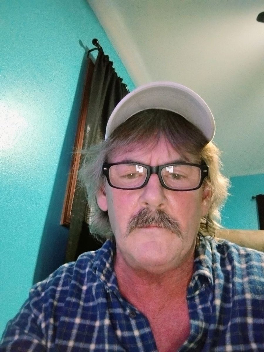 MarkTony54tm's tweet photo. I’m single Darling anyone who is interested? https://t.co/e2KGIEUYcH