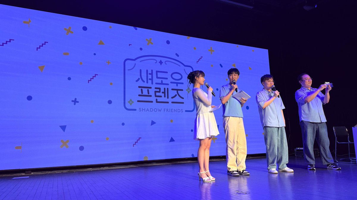 Snowflakes_sv's tweet photo. 6년 만에 다시 열린 오프라인 섀도우 프렌즈 후기

일단 오프라인 대회 너무 오랜만이라 설렜어요. 아는 분들 인사드리고 섀버 이야기를 할 수 있어서 정말 즐거웠습니다.

참가자 분들, 스태프 분들, 캐스터 분, 해설 분들 모두 고생 많으셨습니다. 앞으로도 이런 행사 꾸준히 열렸으면 좋겠습니다~ https://t.co/YQ0ymWmZsY
