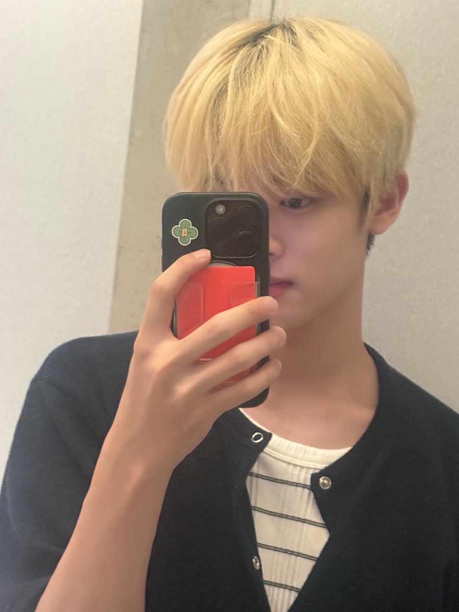YOUNITE_twt's tweet photo. 행복한 주말 보내용😆

#우노 #WOONO https://t.co/GFfW2TpTuD