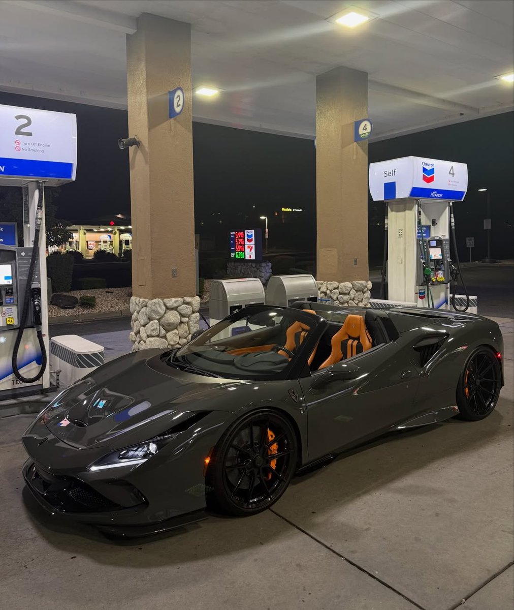 ZyroCar's tweet photo. Ferrari F8 Spider https://t.co/fVRkiXdNR5