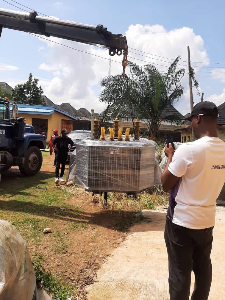 myabiadaily's tweet photo. JUST IN: The Abia State Government has commenced the first phase of distributing 50 electricity transformers to communities across the 17 Local Government Areas as part of efforts to improve power supply and strengthen electricity infrastructure.

The exercise is in line with Governor Otti's directive to reconnect communities affected by faulty or unavailable transformers and expand access to electricity, especially in rural areas.

50 communities are benefiting in the first phase, while another 50 communities will receive transformers in the second phase scheduled for the third quarter of the year.

Beneficiary communities were selected based on need.

Dear  benefiting Abians, please take ownership of these facilities because vandalism could plunge you back into darkness.

#InvestInAbia