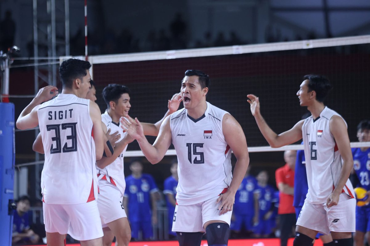 dly_volleyball's tweet photo. #SEAVCup
Indonesia 1-3 Vietnam

25-22 | 22-25 | 19-25 | 18-25

Vietnam melaju ke babak final.. 

Top skor
🇮🇩 Boy (3) - 14 poin
🇮🇩 Farhan (14) - 13 poin
🇻🇳 N. N. Thuan (17) - 23 poin
🇻🇳 D. V. Phuong (16) - 14 poin

#volleyball https://t.co/CFKuOdbakH