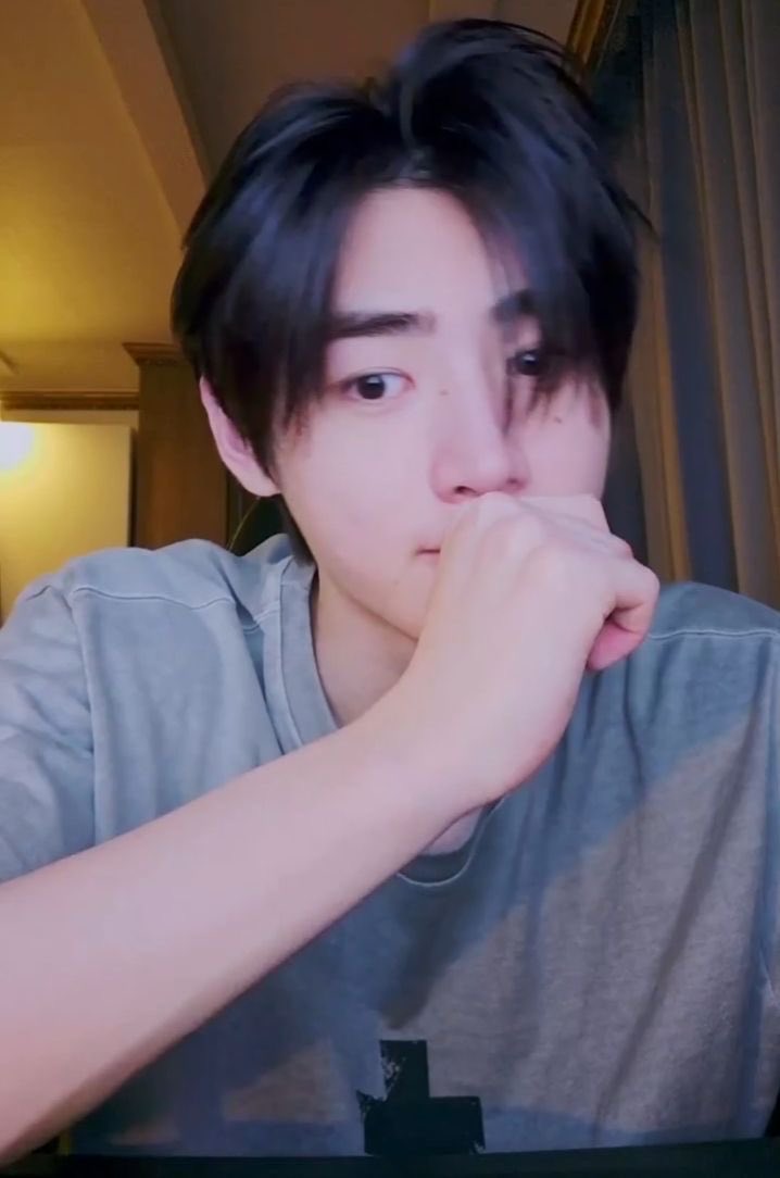 penghuniPSH's tweet photo. segitu dulu dah, gua takut flop wkwkwk 
btw kalau misalnya ada sifat gua yang  kurang baik atau tidak pantas, bisa mampir ke https://t.co/M7HFcn1Zrd ahay salam sobat cihuy 😎🫰🏻 https://t.co/vebVpqquzA