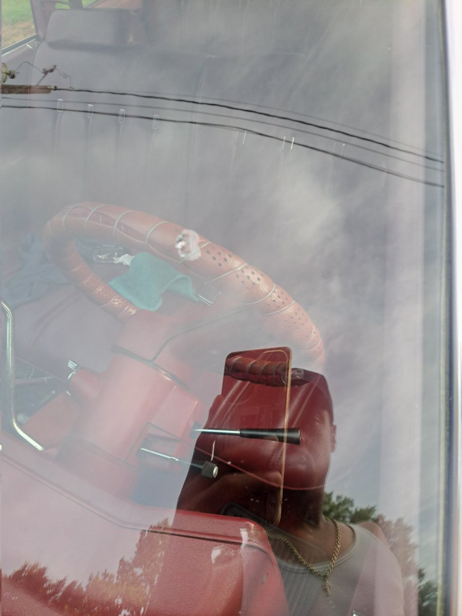 guttaboi81's tweet photo. Fucked up my whole weekend, not because a rock chipped my windshield but because this windshield 48 years old and this chip alone makes me want a whole windshield period.... https://t.co/TSHSqXZw0v