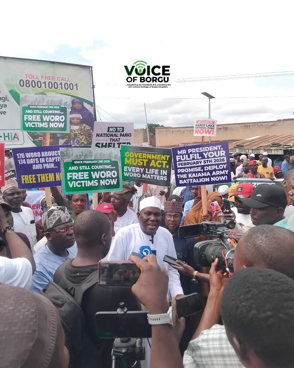 PDPKwaraNG's tweet photo. Breaking

Kaiama People Stage Massive Protest against Kwara Govt , Demand actions on Woro 179*

Residents of Kaiama today staged a massive peaceful protest, calling on  Kwara state Government to intensify efforts to secure the release of the 176 Woro victims who have remained in captivity since February 3, 2026.

For Woro 179, Silence is no longer an option.