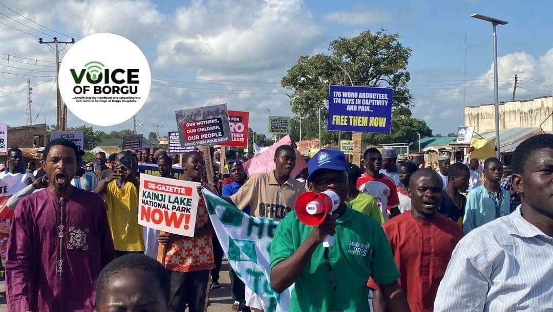 PDPKwaraNG's tweet photo. Breaking

Kaiama People Stage Massive Protest against Kwara Govt , Demand actions on Woro 179*

Residents of Kaiama today staged a massive peaceful protest, calling on  Kwara state Government to intensify efforts to secure the release of the 176 Woro victims who have remained in captivity since February 3, 2026.

For Woro 179, Silence is no longer an option.
