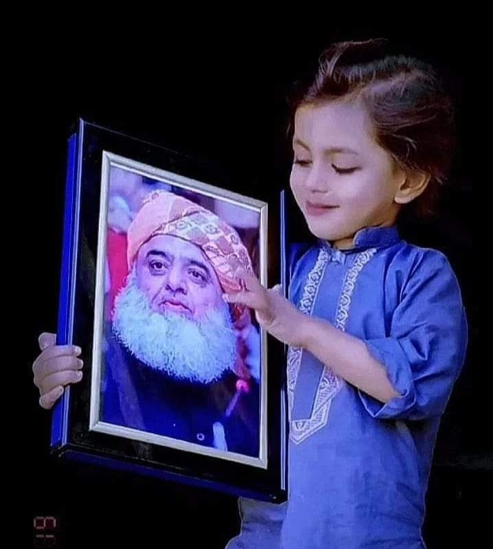 MSamiUllah_786's tweet photo. سرکاری چمچوں اور معدنیات فروش ٹولے والی باتیں سن کر مسکراہٹ آتی ہے،
  سب کو مولانا کا ساتھ دینا چاہیے۔
#فخر_ملت_مولانا
 #سرکاری_چمچے_فلاپ 
#بارڈر_یا_بیرکس 
#معدنیات_فروش_ٹولہ 
#مہنگائی_کا_جواب_دو https://t.co/5GwMxjeXYb