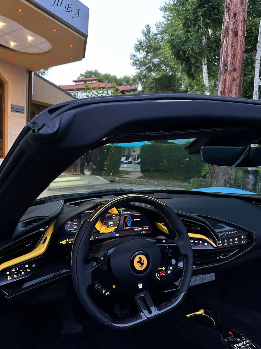 ZyroCar's tweet photo. Ferrari SF90 Spider https://t.co/dO7TLVNbWv