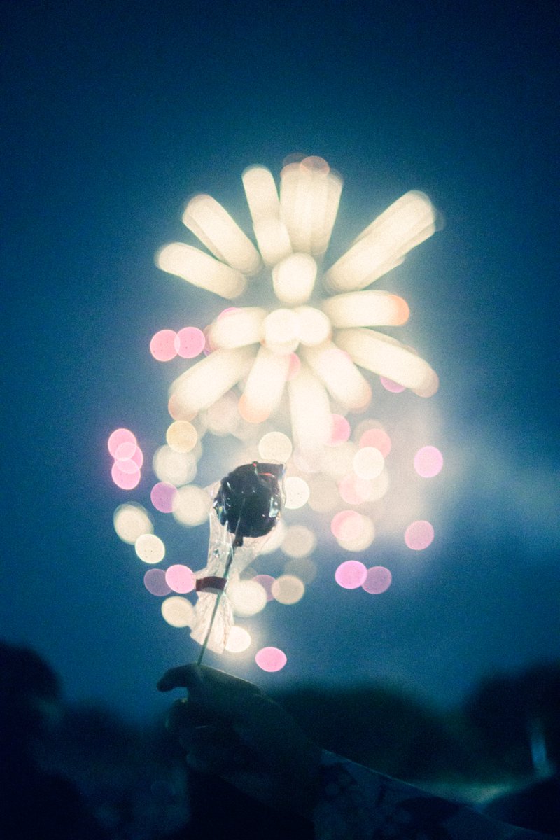 sako_photo's tweet photo. 花火が打ち上がる夜。 https://t.co/A8O67MGJaU