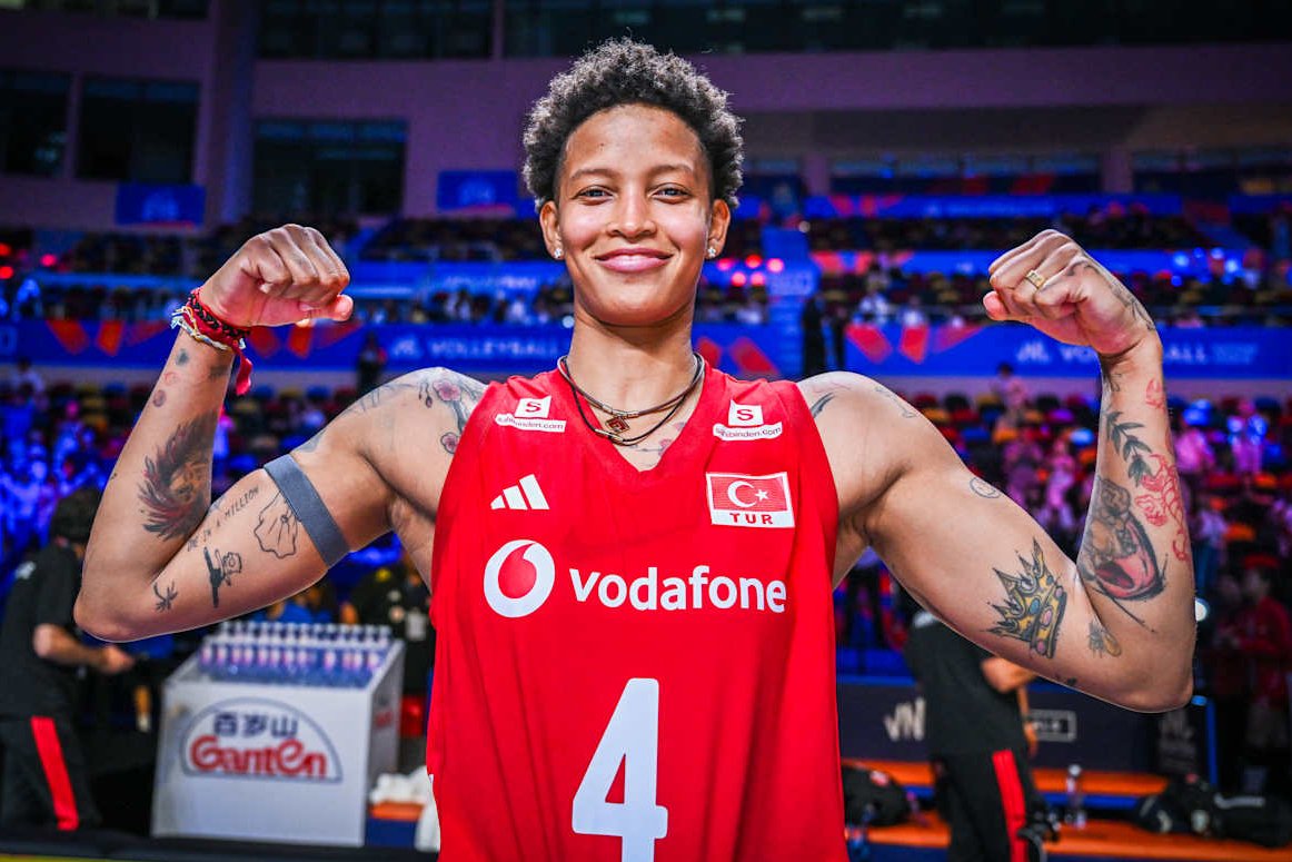 Temmzvolley's tweet photo. VNL'de oynadığı 10 maçta 🇹🇷Melissa Vargas:

🇧🇪 vs 17 pts  %64  16/25   1 ace +14
🇫🇷 vs 22 pts  %50  20/40  2 ace +17
🇩🇪 vs 32 pts  %58  29/50  1 blok  2 ace +21
🇨🇳 vs 36 pts  %64  29/45  3 blok  4 ace +30

🇵🇱 vs 23 pts  %48  22/46   1 ace +15
🇺🇸 vs 35 pts  %52  32/62  3 ace +18
🇯🇵  vs 20 pts  %47  19/40  1 ace +10
🇹🇭 vs 25 pts  %50  22/44  3 blok +18

🇨🇦 vs 27 pts  %53  23/43 1 blok 4  ace +20
🇨🇳 vs 23 pts  %53  21/40 1 blok 1 ace +19

🧿🧿🧿

#FileninSultanları #VNL2026