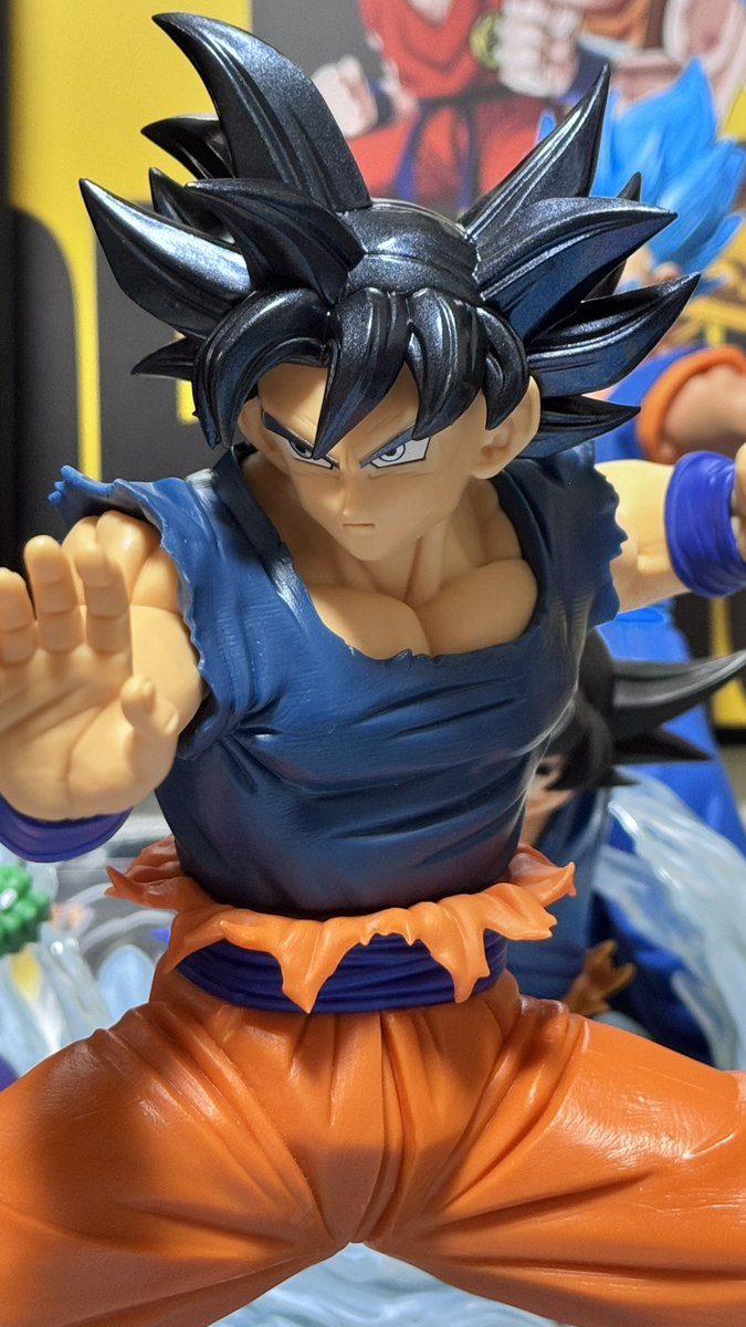 DRABBiT017's tweet photo. Grandista SON GOKU III

予想より大きく迫力ありますね！
期待を超えてきた！
顔完璧ですね 髪色と髪の長さやうねりが
細かく計算された作りのような印象です

塗装いじろうと思ってたけど
下手にいじりたくないレベルですね
陰影とか上手くつけれたら益々良くなりそうだけど
誰かの見てみたいね👀 https://t.co/TJ6LjY3Zzv