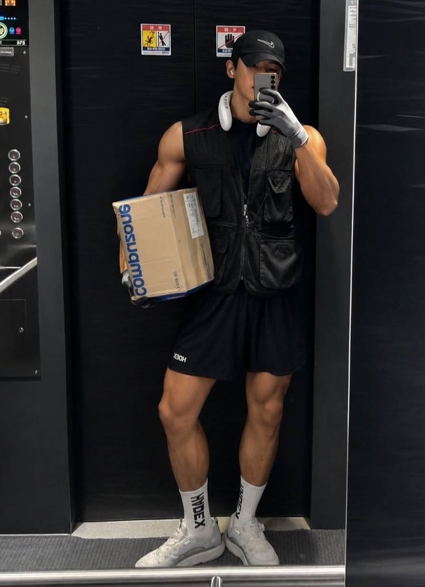 insta_boys10's tweet photo. https://t.co/IFhCw6MBFR https://t.co/EXn4QXi6gN
