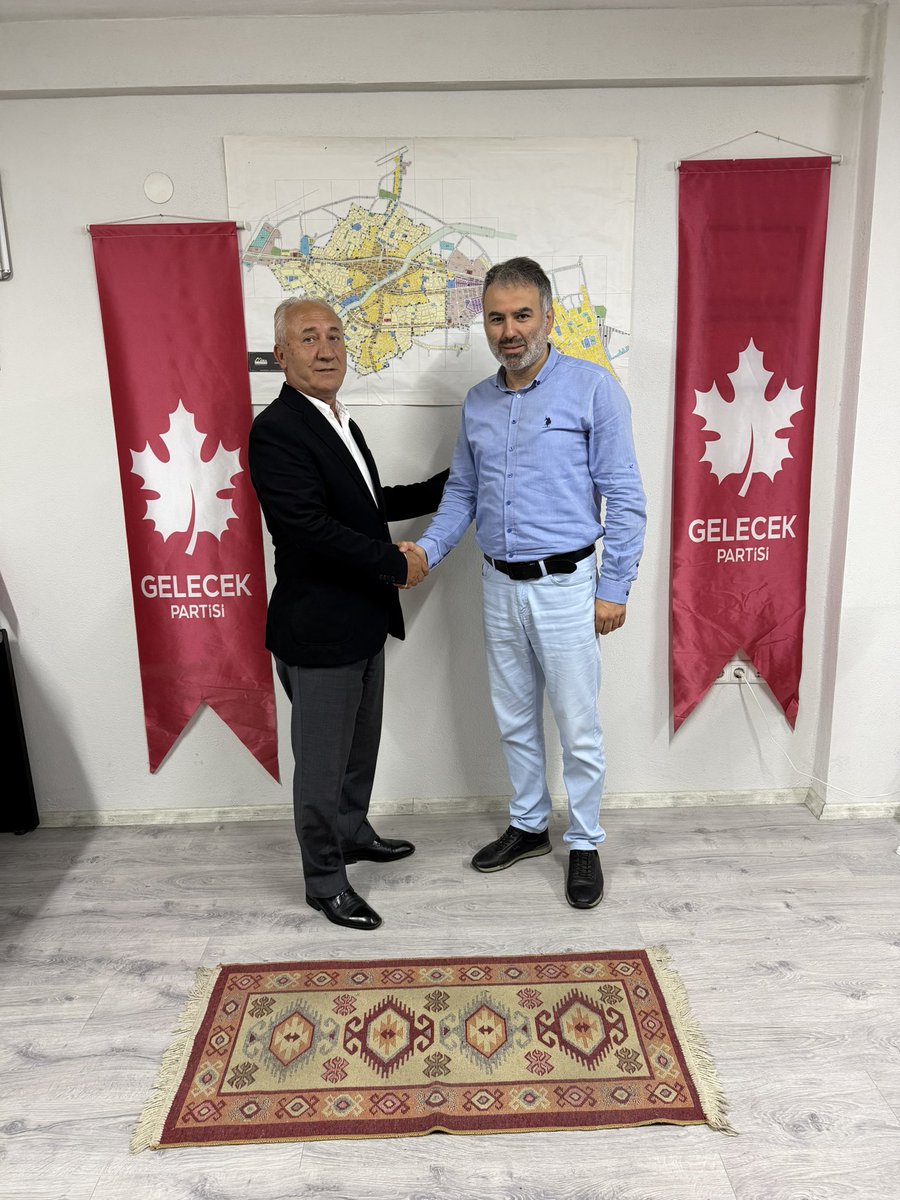 GurtanHasan's tweet photo. Terme 3. Olağan İlçe Kongremizde yeniden İlçe Başkanlığına seçilen Sayın Ayhan Okumuş'u ve yönetimini tebrik ediyor, çalışmalarında başarılar diliyorum. @Ahmet_Davutoglu @yesilyurt_ @OkumusAyhan @bilalaslan55 @GelecekPartiTR https://t.co/1lYhZazZF0