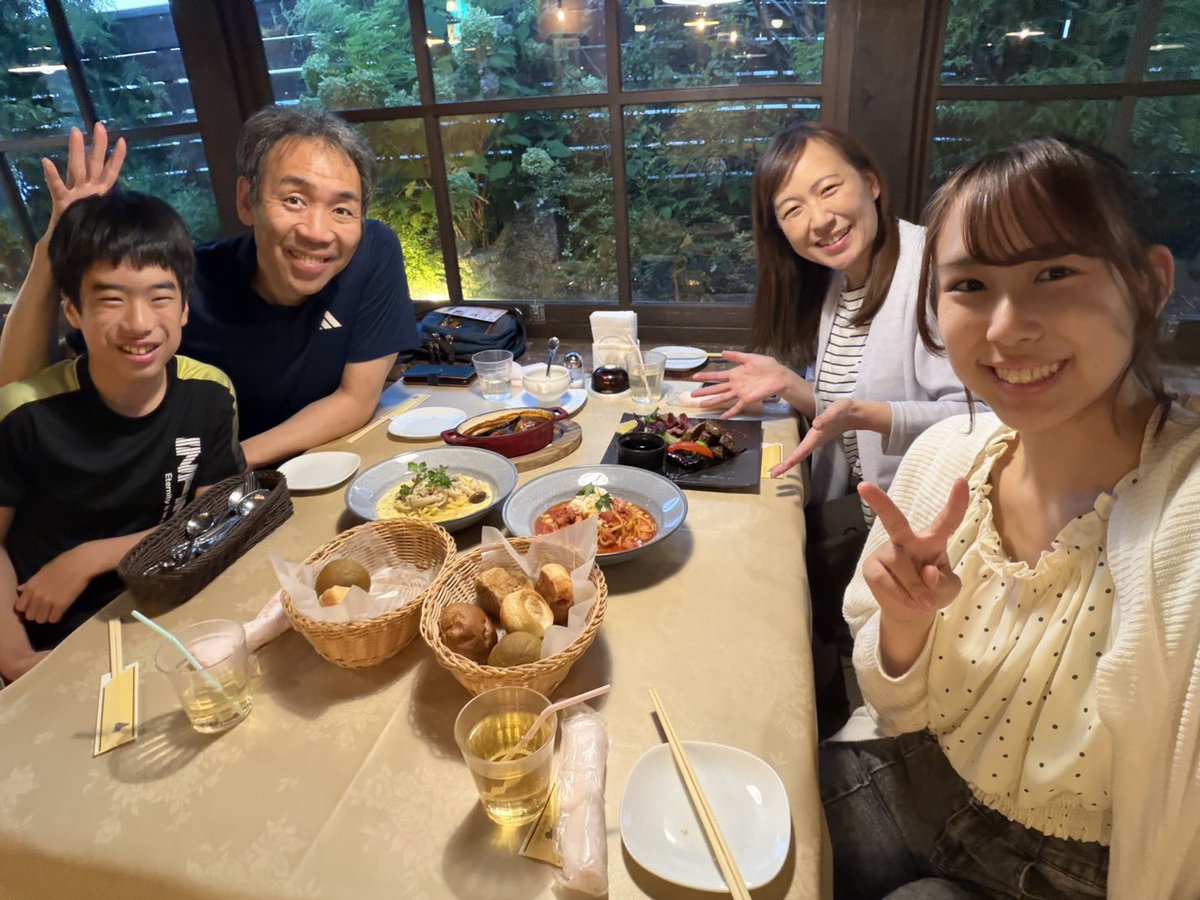 ohguchi3's tweet photo. 7月25日

お誕生日おめでとう‼️
そして、いつもありがとう😉

アンジェリカさんでメロンボールに一目惚れ🤩
見た目だけでなくめっちゃ美味しかった👍

素敵な一年になりますように😉

#誕生日
#happybirthday 
#7月25日
#アンジェリカ
#ノエルこすたりか豊橋柱店 https://t.co/GLihYPhxVh