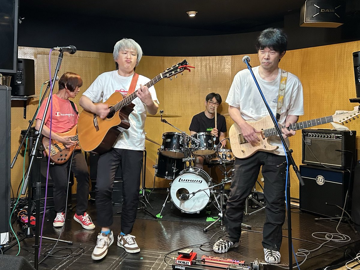 erahari_k's tweet photo. SOUNDBAG今日もカッコよかったー✨最後まで観ていたかったけど電車間に合わなくなっちゃうから途中で出てきた😭でもめっちゃ楽しいライブだった〜♪
#SOUNDBAG
#SOUNDBAGcafe9周年 https://t.co/8ANhDJgcex