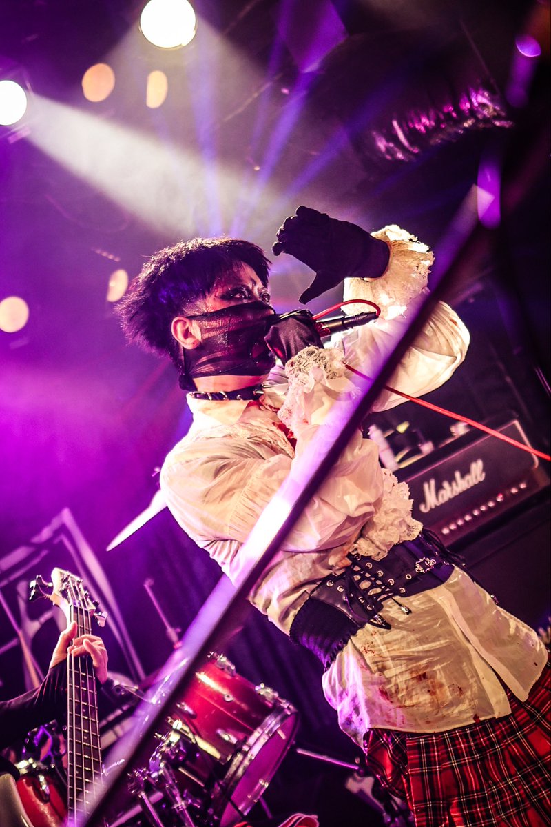 FAKEDAWN2099's tweet photo. 2027年7月25日どこかでお会いしましょう。

鬼堕くん。死にましたしさよならしにます。

最後におにだくん。さよならは生きていたら出します。

https://t.co/tKtmW8qtff

ライブやばい楽しかった。

だが、、、怒

今まで有難うございます。
鬼堕くん。ラストでした。

死

#鬼堕くん
#FAKEDAWN
#雪花 https://t.co/vXBtnBGugI