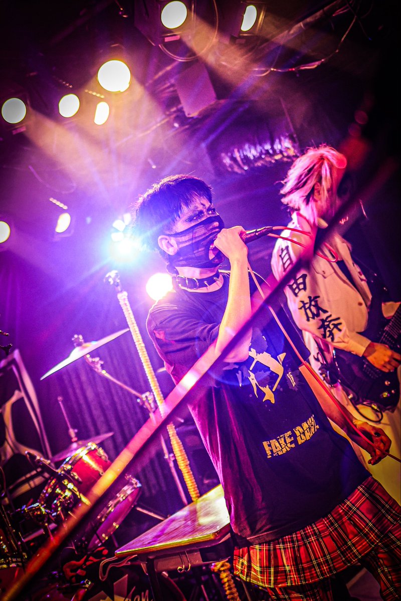 FAKEDAWN2099's tweet photo. 2027年7月25日どこかでお会いしましょう。

鬼堕くん。死にましたしさよならしにます。

最後におにだくん。さよならは生きていたら出します。

https://t.co/tKtmW8qtff

ライブやばい楽しかった。

だが、、、怒

今まで有難うございます。
鬼堕くん。ラストでした。

死

#鬼堕くん
#FAKEDAWN
#雪花 https://t.co/vXBtnBGugI
