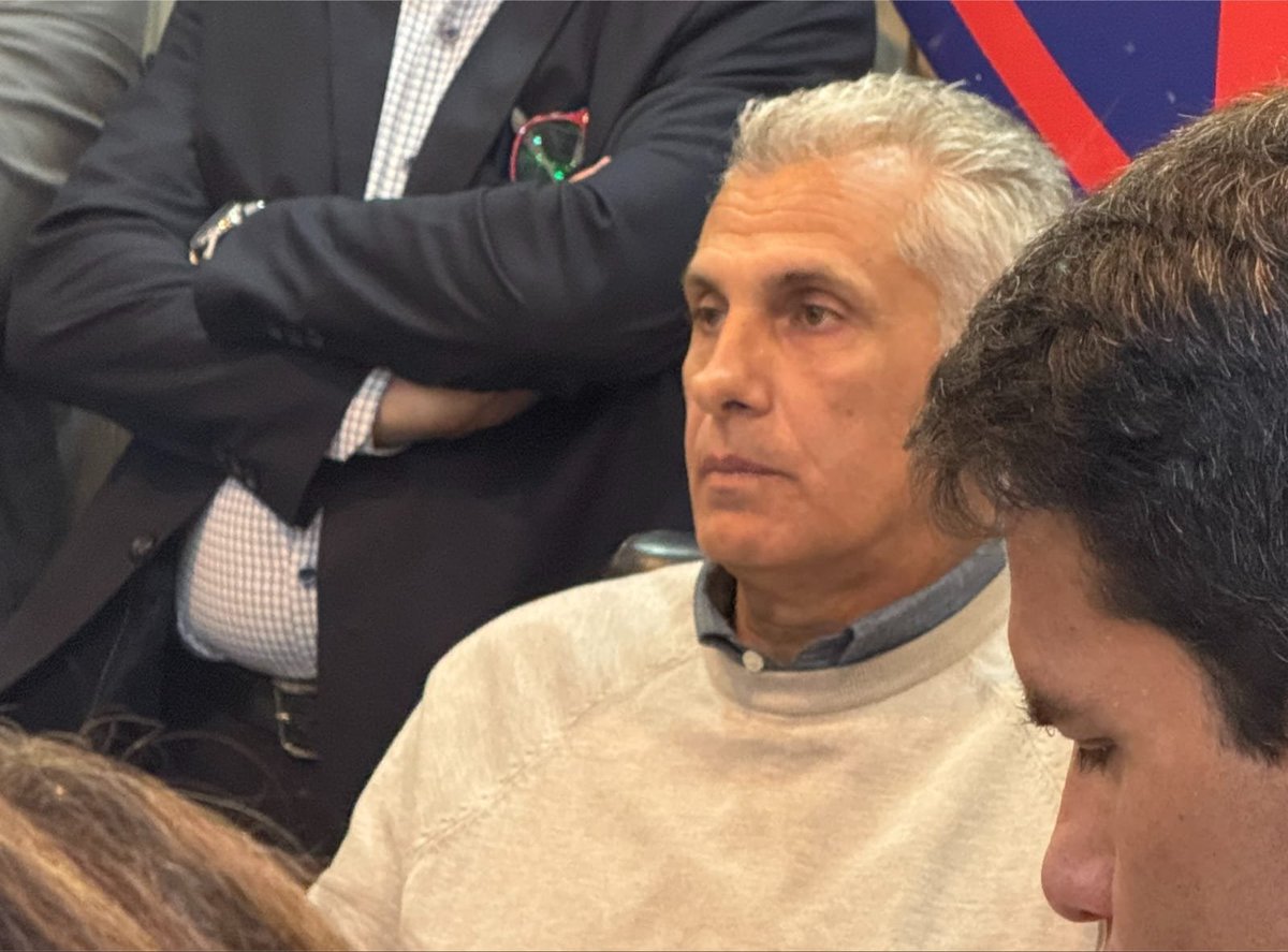 guardianamabel's tweet photo. Día 52 de gestión:
Sin un escalón en Av. La Plata.
Cumpla con su palabra señor presidente @MarceCulotta.

#SanLorenzo https://t.co/Ij7lUpCfPA