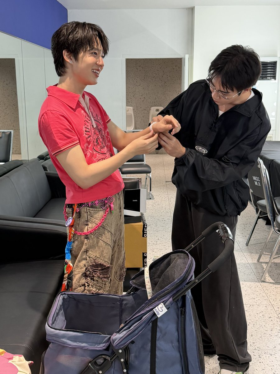 MonkiiPP's tweet photo. เฮียตัดข้อมาให้พร้อม

 NUNEW 25th BDAY
#25HBDNuNew
#NuNew @CwrNew https://t.co/j1u86sWFBk