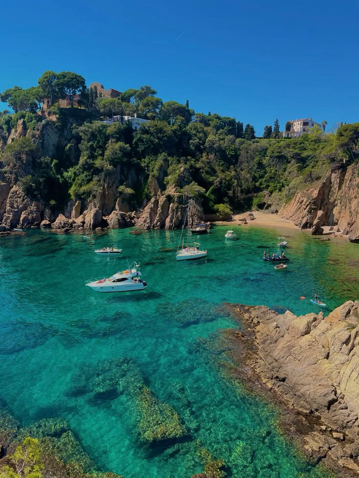 WorldGloryy0786's tweet photo. Blanes, Costa Brava, Spain 🇪🇸 https://t.co/32E25Lwzuv