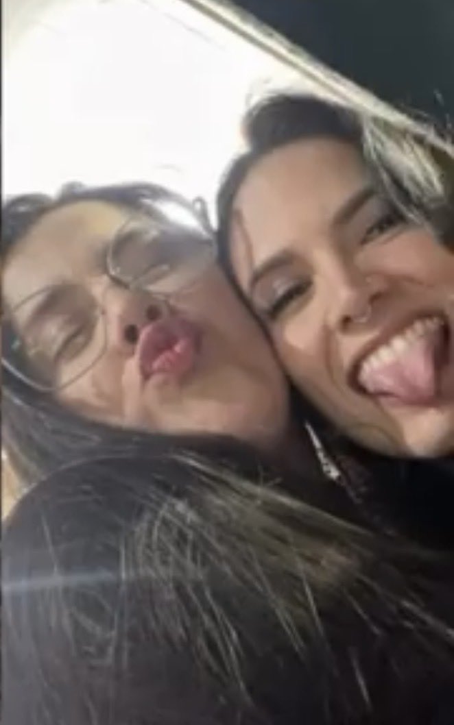 Kemilelima's tweet photo. Eu preciso de você Juh 🥺 por favor seja forte pela gente 🙌🏼🤞🏼
Prometo que tudo que estamos falando ontem eu vou fazer o dobro melhor pra vocês 🤞🏼 só não me deixa aqui por favor 😪 https://t.co/3y5kYBXoX4