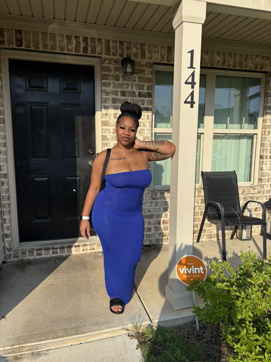 michellealysa78's tweet photo. Yea it’s big if you need thick home girl 💙 https://t.co/1OVwSa0Jnk