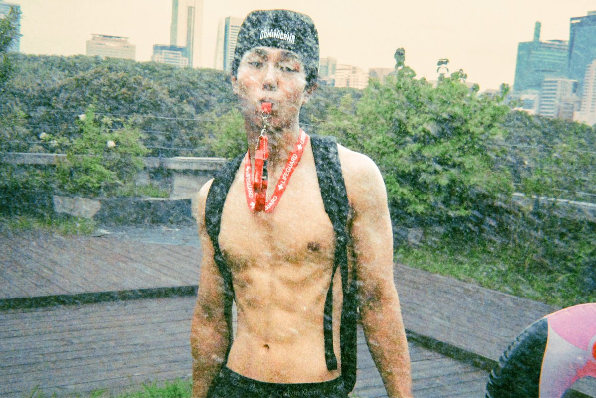wayfboys's tweet photo. no running on deck

#wayfboys #waterbomb #워터밤 https://t.co/X0vpatkBGl