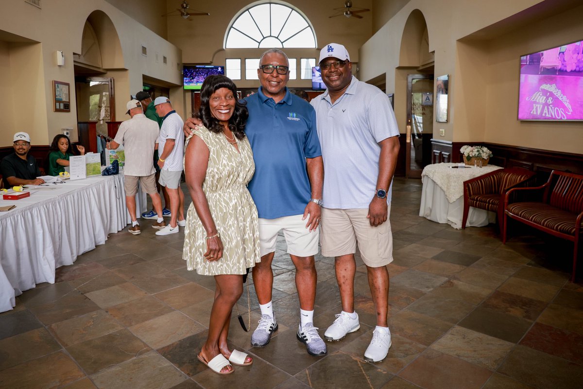 AcqieWarren's tweet photo. Great week in Fontana!
Honored to chair a golf tournament that raised funds for youth, sign Team Fontana’s nomination papers for November, welcome a new company bringing high-skilled jobs, and meet with leaders committed to improving our community.
#mayorwarren #Teamfontana2026 https://t.co/SoiAIQ6K9H