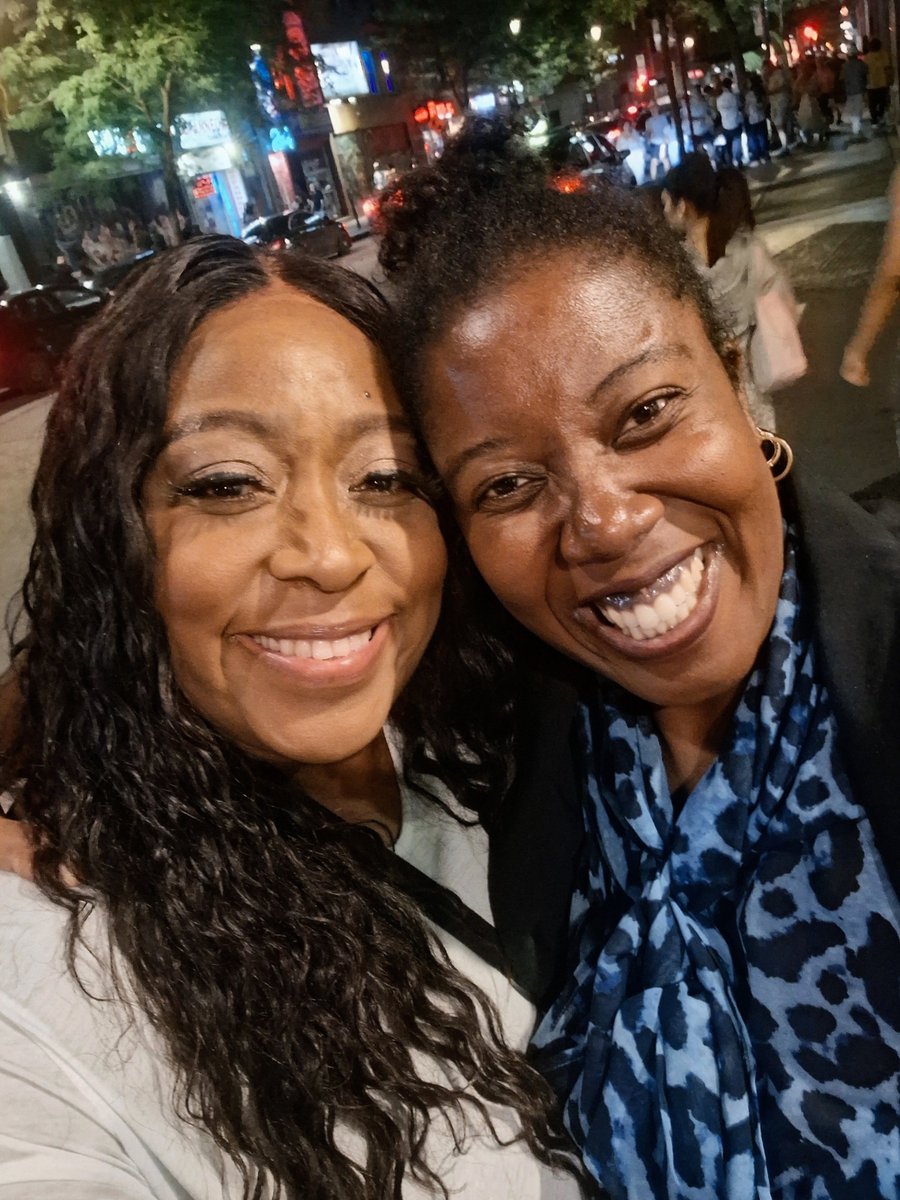 marcialafortune's tweet photo. I've been a fan of @LoniLove for nearly 20 YEARS, and I finally got to meet her after her set at Théâtre Sainte-Catherine as part of Just For Laughs Montreal!
She's as lovely in person! https://t.co/7qqfi2uzwn