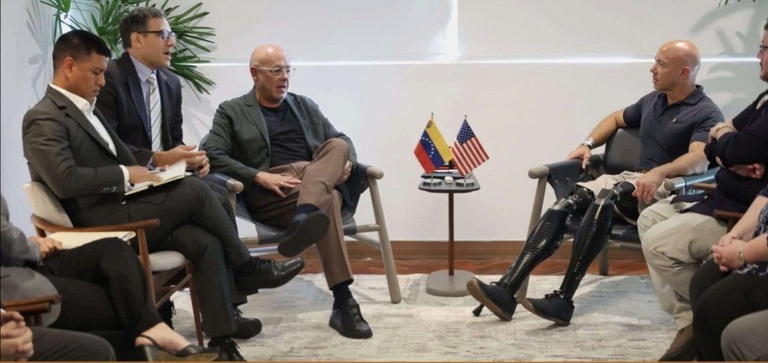 Daniel340223147's tweet photo. URGENTE 🇻🇪🇺🇸 | ¡ÚLTIMA HORA! 🚨| Jorge Rodríguez se reúne con senadores del Congreso de EE.UU. 

¡Las piezas del tablero se mueven https://t.co/dvcv60o4X6