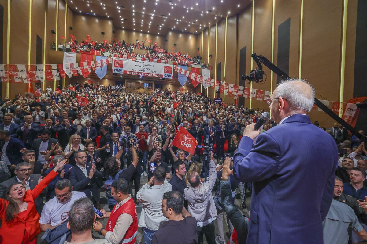 tvolaycom's tweet photo. Kılıçdaroğlu: “CHP’li Yolsuzluk Yapanla Yan Yana Duramaz” 

https://t.co/AKxVmxLmey

#SONDAKİKA #FileninSultanları  @Celalciftcitr @gurseltekin34 #UzmanÇavuş #sağanak #Altın
#BugünYagmurVarmi  #Yağmur #RecepTayyip @kilicdarogluk https://t.co/bi3zd1ZbRl