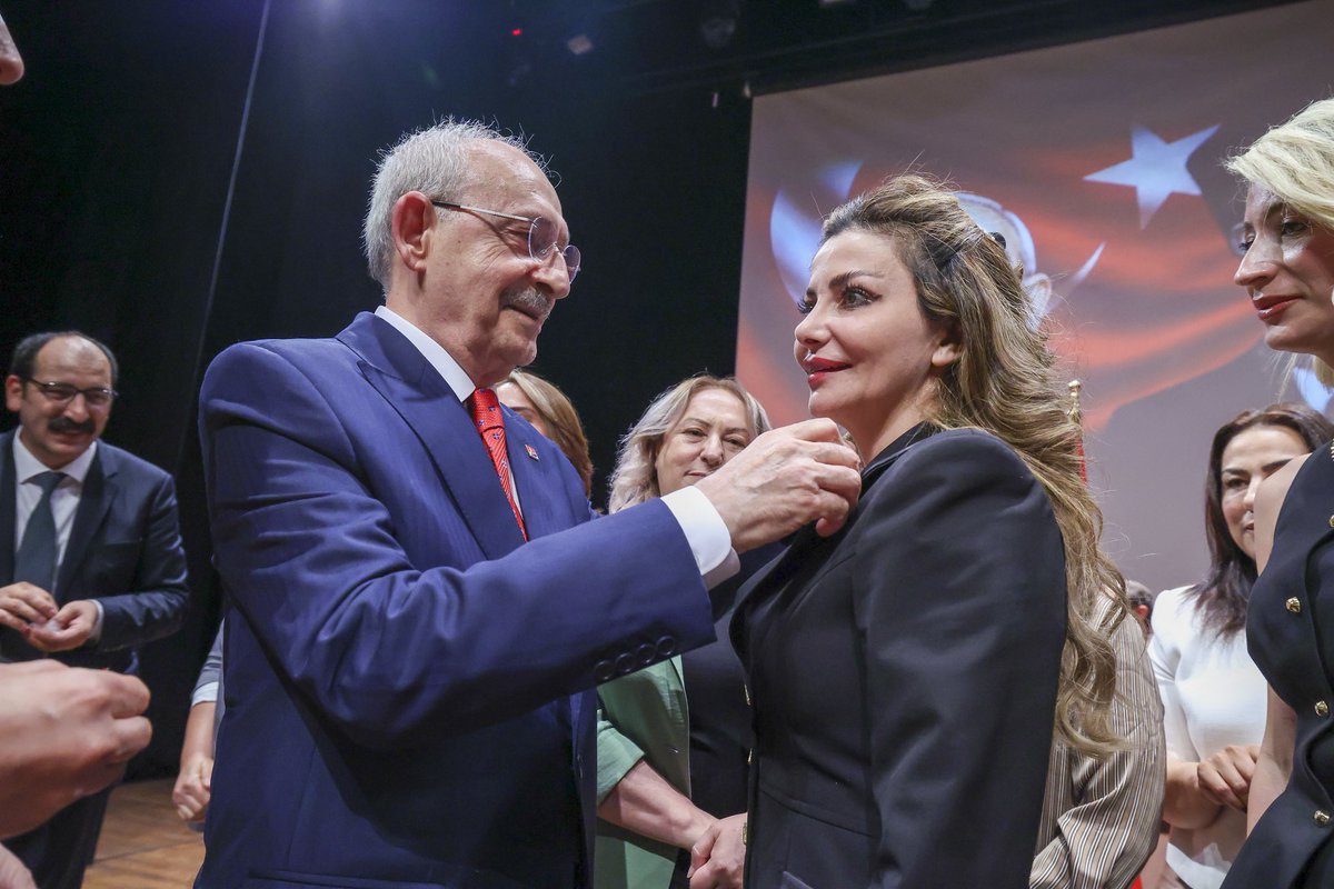 tvolaycom's tweet photo. Kılıçdaroğlu: “CHP’li Yolsuzluk Yapanla Yan Yana Duramaz” 

https://t.co/AKxVmxLmey

#SONDAKİKA #FileninSultanları  @Celalciftcitr @gurseltekin34 #UzmanÇavuş #sağanak #Altın
#BugünYagmurVarmi  #Yağmur #RecepTayyip @kilicdarogluk https://t.co/bi3zd1ZbRl
