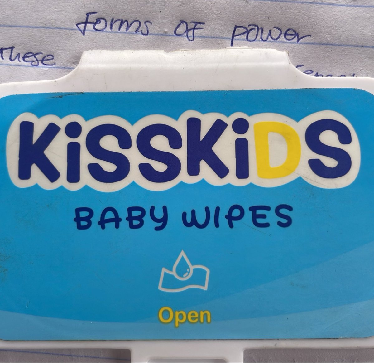 UtdplugF8's tweet photo. “Buy kiss or Kisskids” https://t.co/dSmVVmSP8t