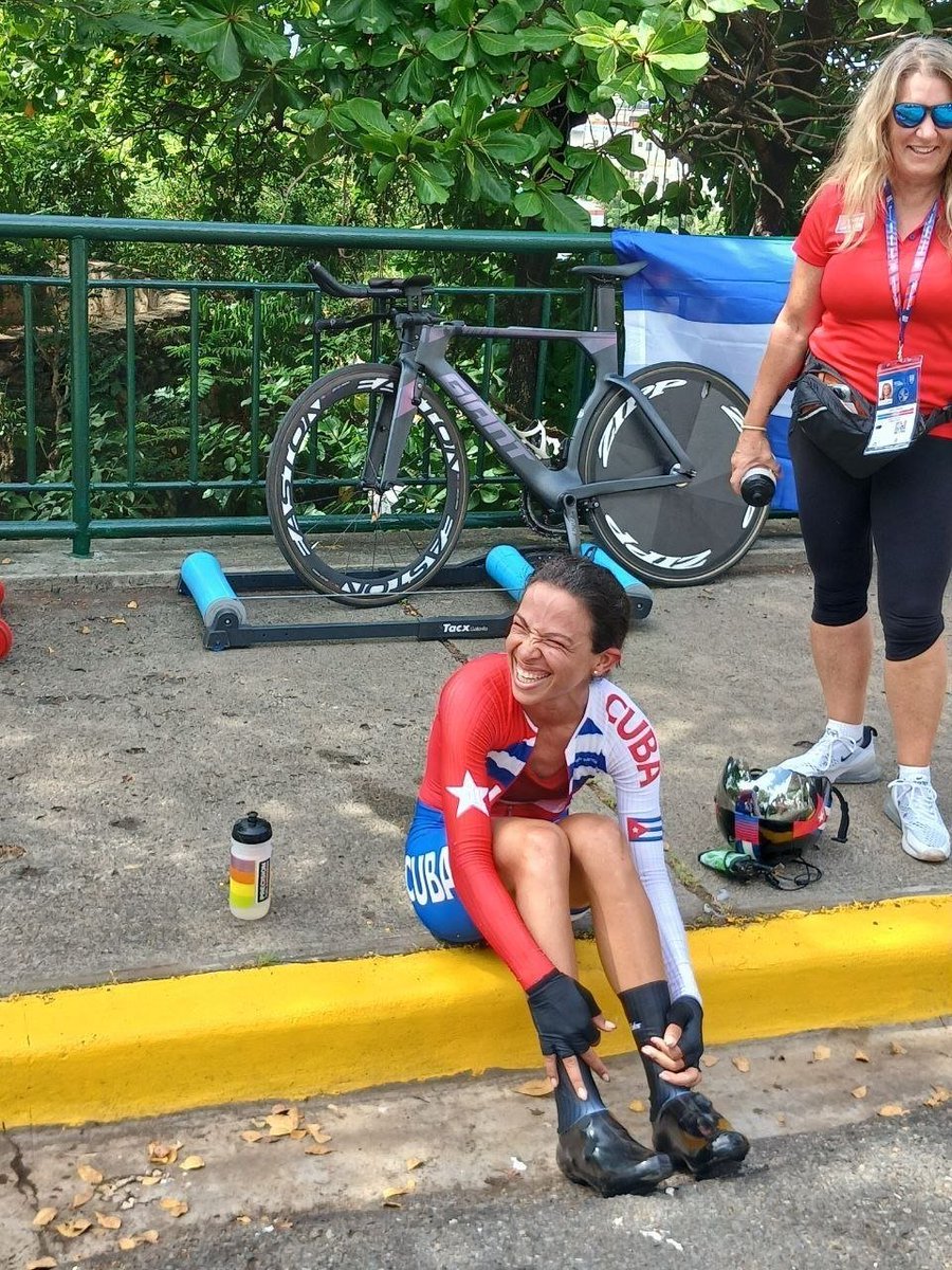 cubadebatecu's tweet photo. 🥇PRIMER ORO PARA CUBA EN LOS JCC: Marlies Mejías gana la contrarreloj femenina del Ciclismo https://t.co/DnVjdfNTjF