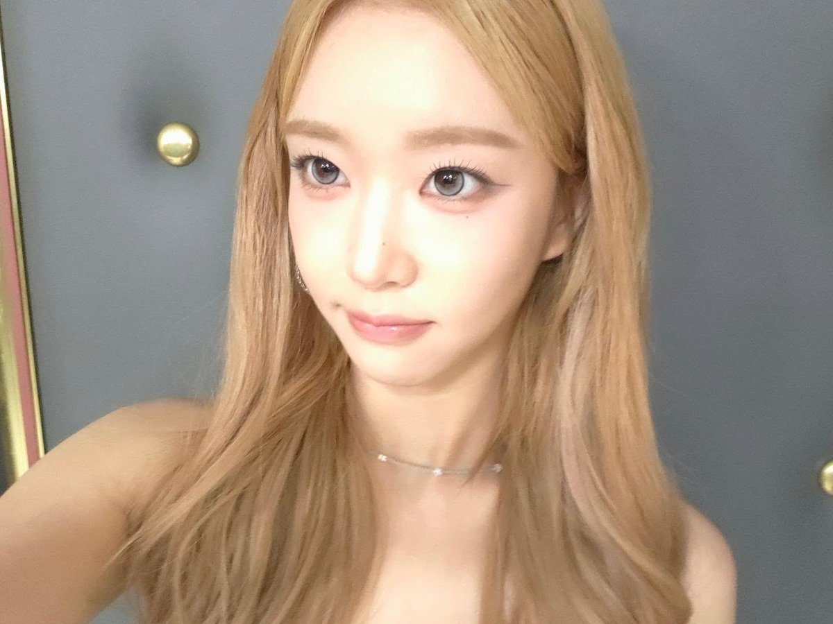 swithcafe's tweet photo. baesuminiee instagram update 
#SUMIN #수민 https://t.co/UDENHbjnkY