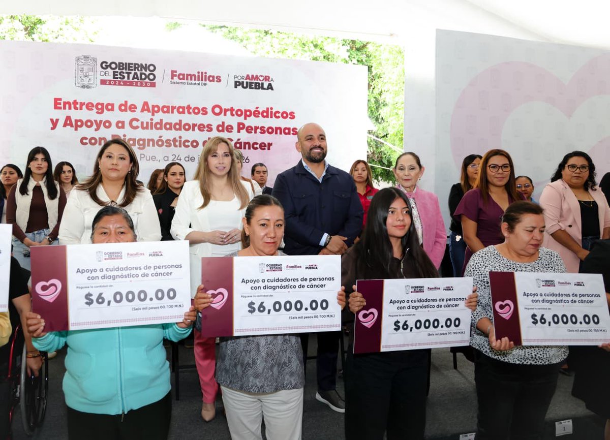 armentapuebla_'s tweet photo. Mi esposa Ceci 🩷, reafirmó el compromiso de seguir acompañando a quienes más lo necesitan con la entrega de aparatos de rehabilitación 🦽✨ y cheques 💳 para cuidadoras y cuidadores de pacientes con diagnóstico oncológico. https://t.co/H9qrZWQ253