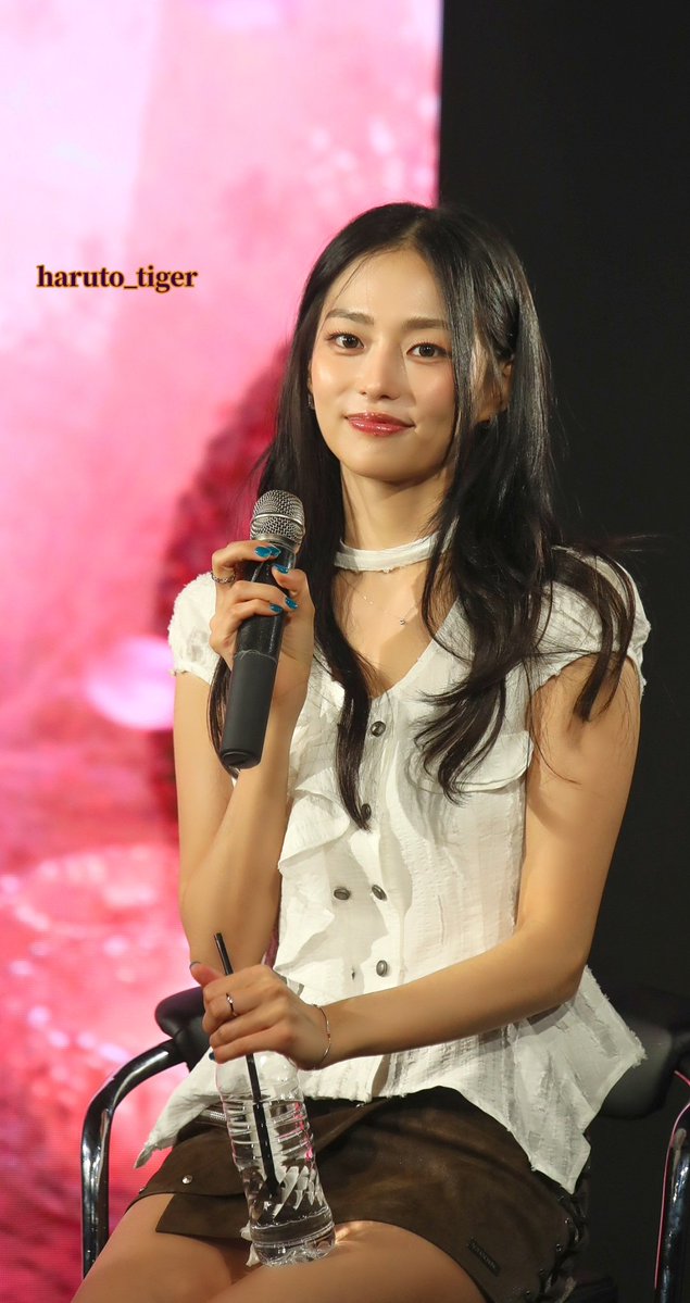 harutoraosaka's tweet photo. 2026 YEEUN JAPAN FANMEETING'S Cent of Memories - 記憶の香り-

🥤🧊🐧

#イェウン #CLC #예은 #YEEUN https://t.co/xDg0qRls4V