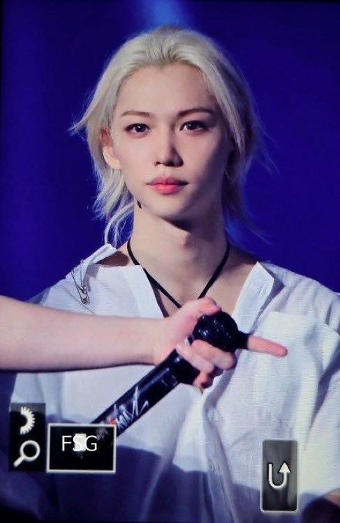 FELIXLVPRINCE's tweet photo. How is it humanly possible for lee felix to outdo himself time and time again? Absolutely STUNNING perfect face omg https://t.co/m9dYCwpHZT