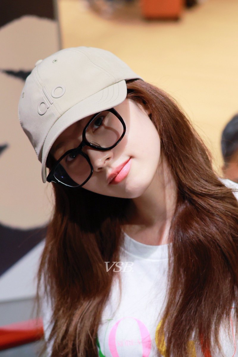 SANABESTGlRL's tweet photo. soooo pretty https://t.co/4JYeqHjCHA